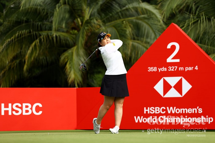 박인비가 3일 LPGA투어 HSBC위민스월드챔피언십 2번홀(파4)에서 티 샷을 날리고 있다.